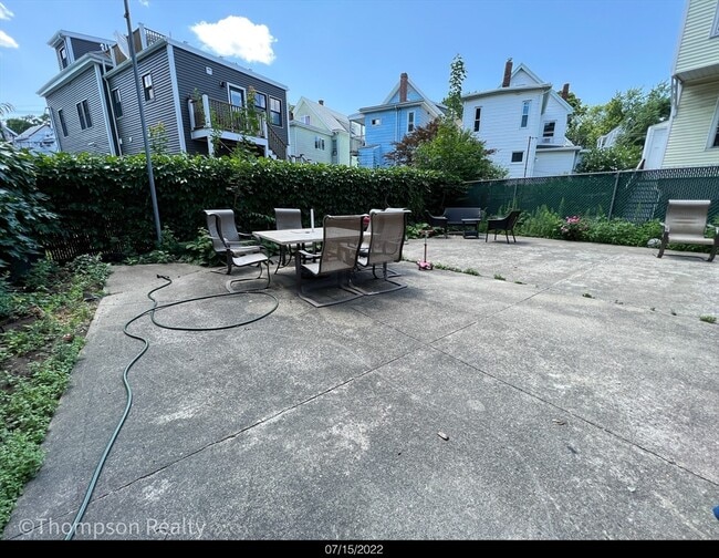 Building Photo - 372 Medford St