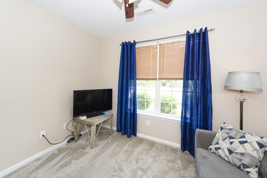 Building Photo - 2613 Spivey Ct