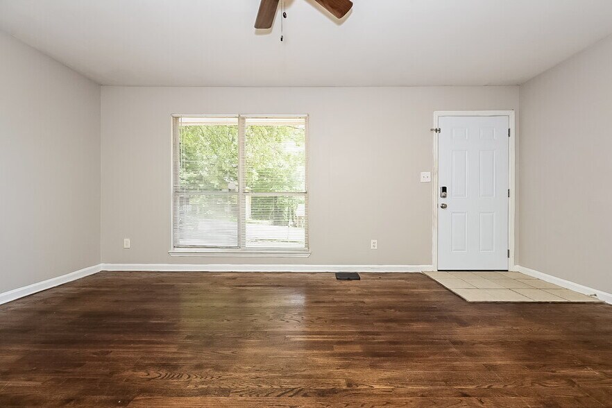 Building Photo - 6637 Imperial Dr