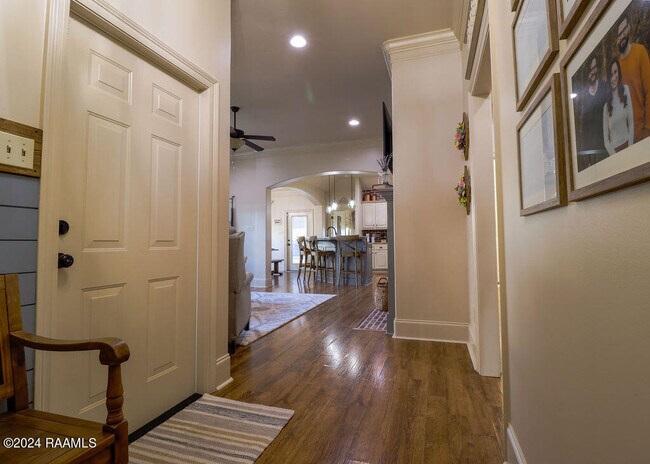 Building Photo - 228 Crenshaw Dr