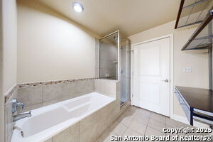 Building Photo - 215 Center St