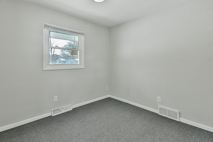 bedroom 1 - 1828 Juniper Ln