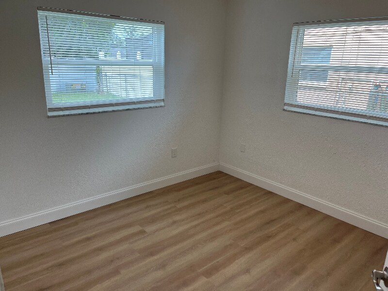Building Photo - 6250 Cecelia Dr