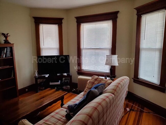 Building Photo - 137 Liberty St