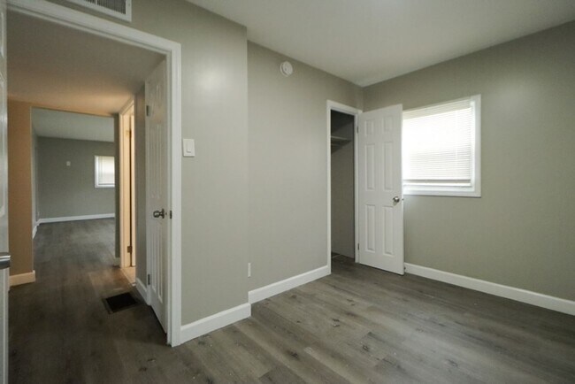 Building Photo - 4089 Polk St