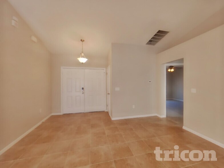 Building Photo - 2257 Barn Owl Ave