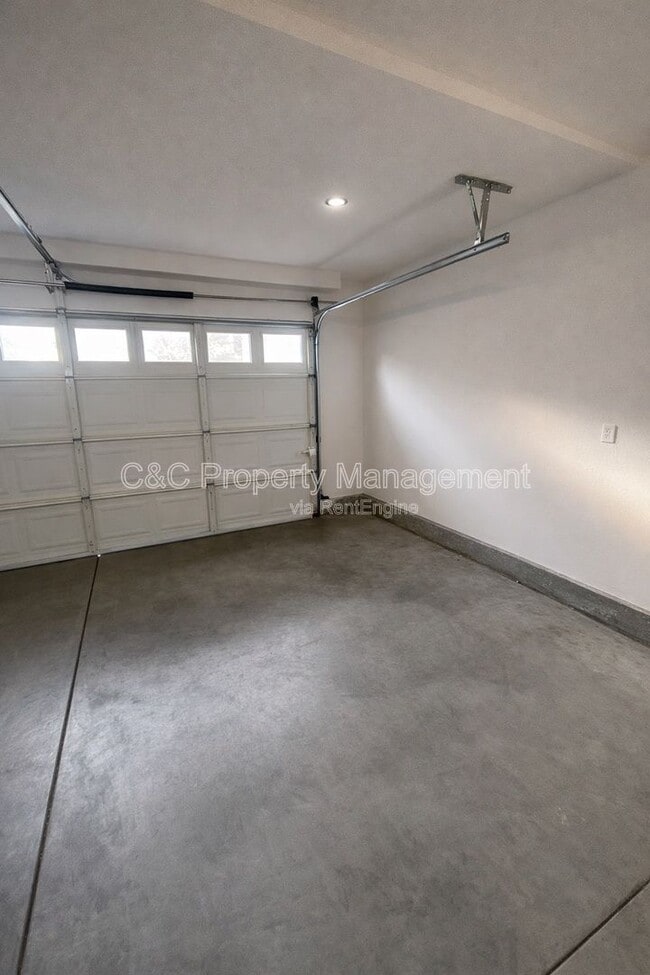 Building Photo - 25106 Angelina Ln