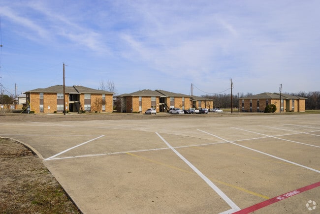 Primary Photo - Regal Apartments