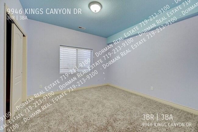 Building Photo - 9946 Kings Canyon Dr