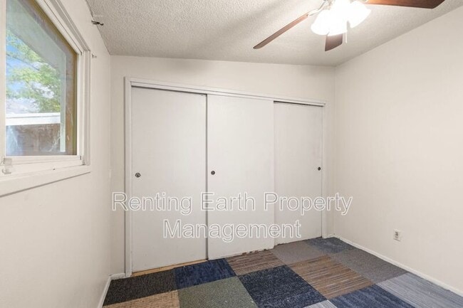 Building Photo - 6452 Evergreen Blvd