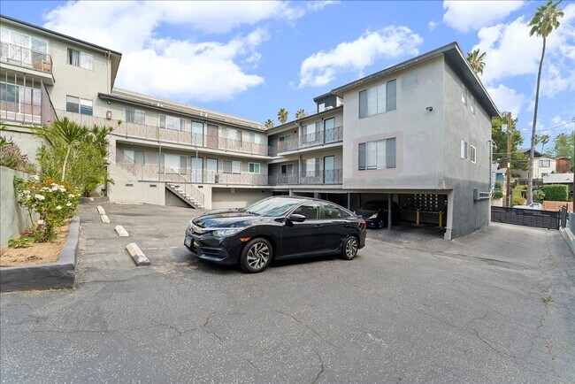 Building Photo - 376 N Ave 57
