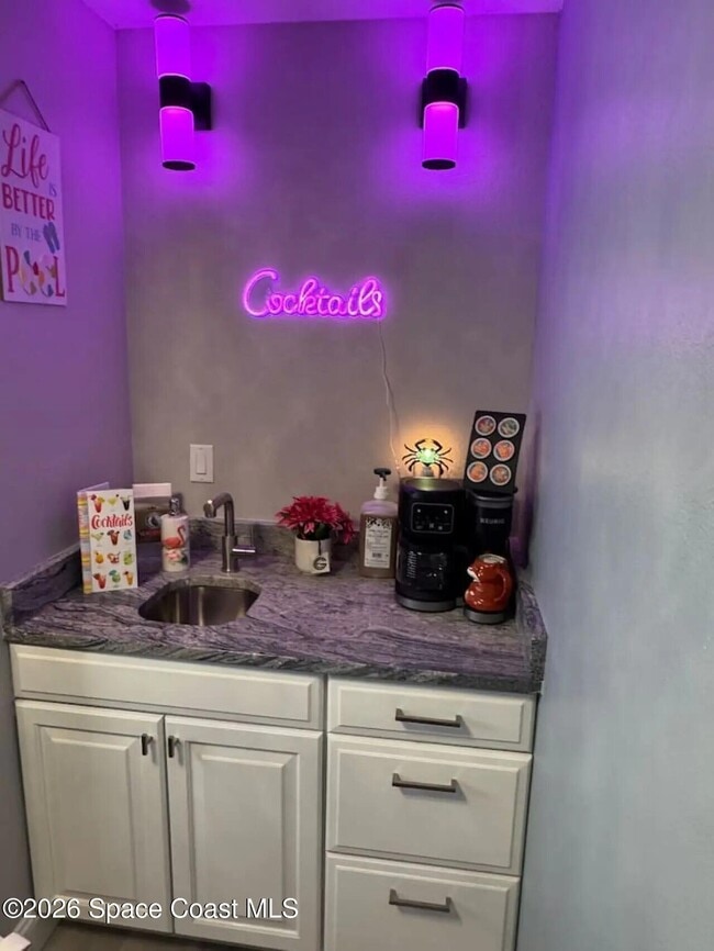 Building Photo - 4850 Ocean Beach Blvd