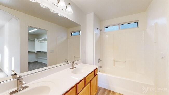 Building Photo - 44336 W McClelland Dr