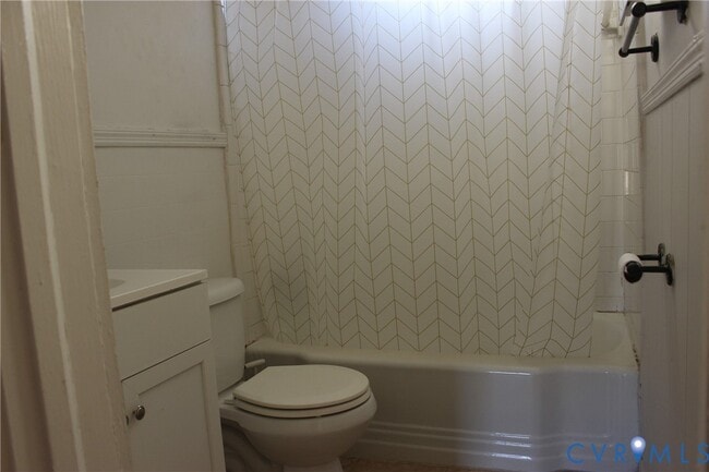 Building Photo - 706 Floral Ave