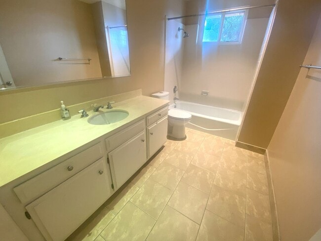 Building Photo - Completely Updated Golden Hills 3 Bdrm Plu...