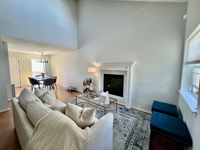 Building Photo - Gorgeous 4 Bedroom Home in Wagon Trails Neighborhood with Walking Trail Access!