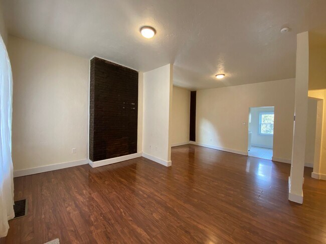 Building Photo - Beautiful 4BR house for rent