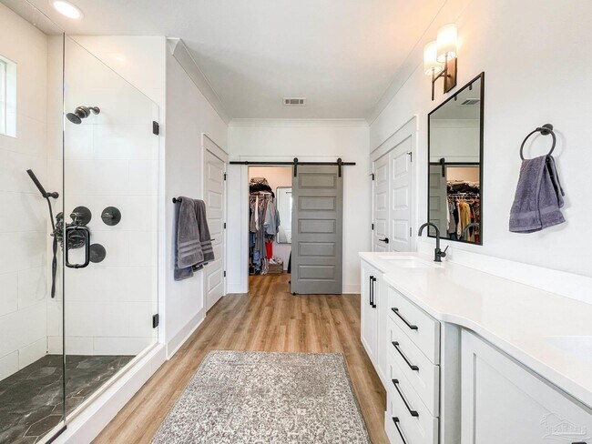 Building Photo - 13805 Red Drum Ct