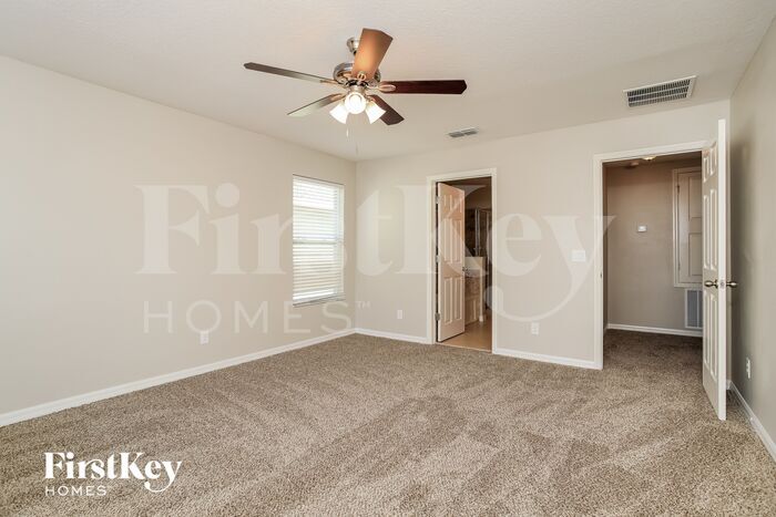 Building Photo - 4877 Rockvale Dr