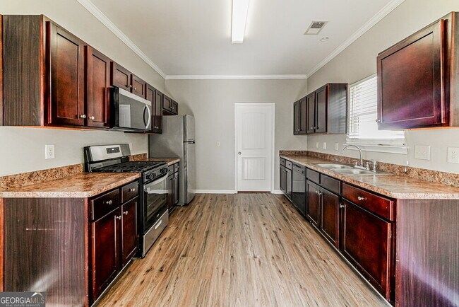 Building Photo - 434 Highland Falls Dr