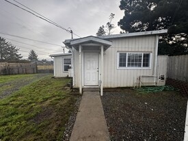 Building Photo - 1705 Quaker St