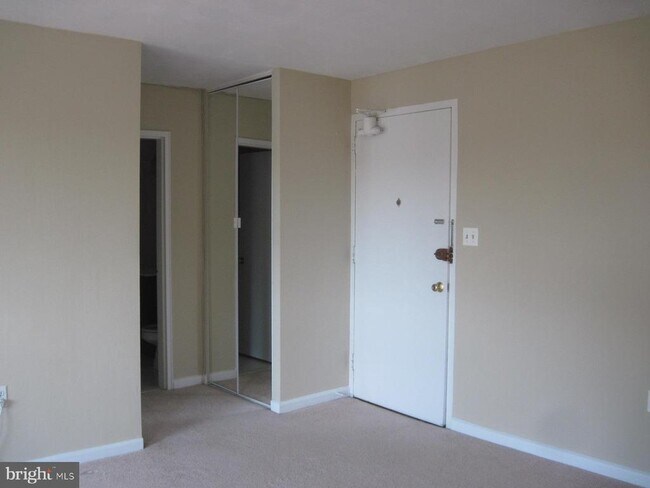 Building Photo - 1200 S Arlington Ridge Rd