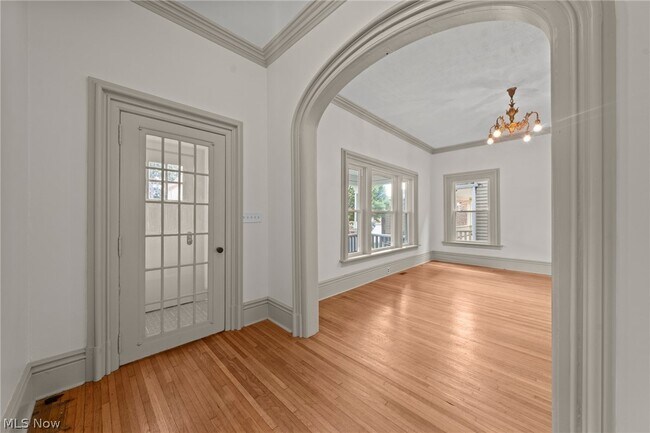 Building Photo - 1372 Bonnieview Ave