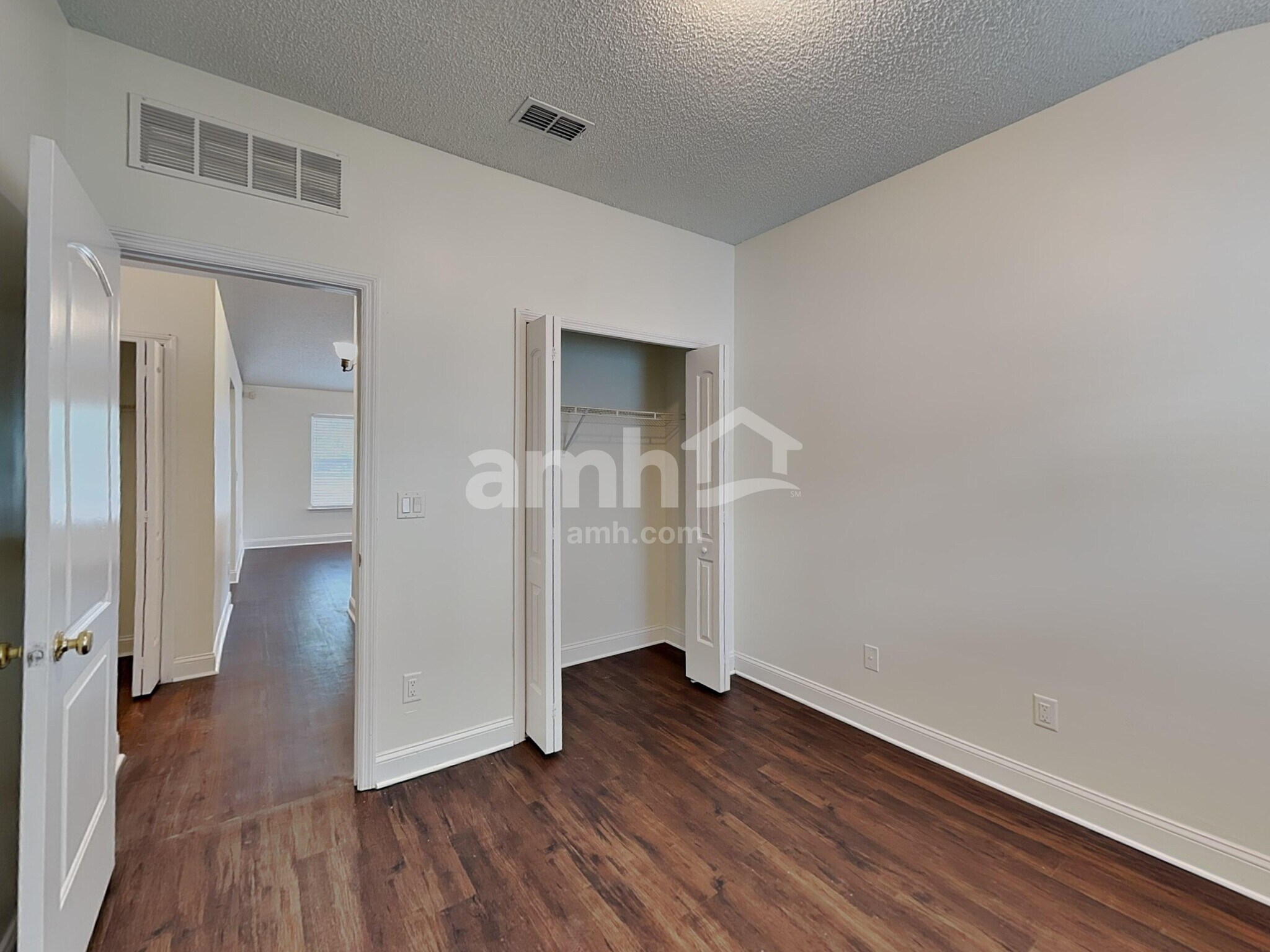 Building Photo - 11551 Oak Meadow Ln