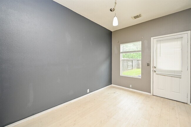 Building Photo - 23850 Pebworth Pl