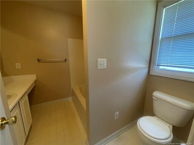 Building Photo - 509 Meadowland Ct