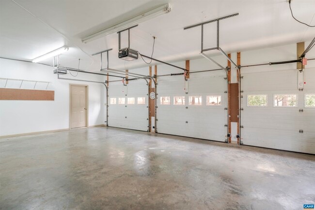 Building Photo - 3125 Beau Mont Farm Rd