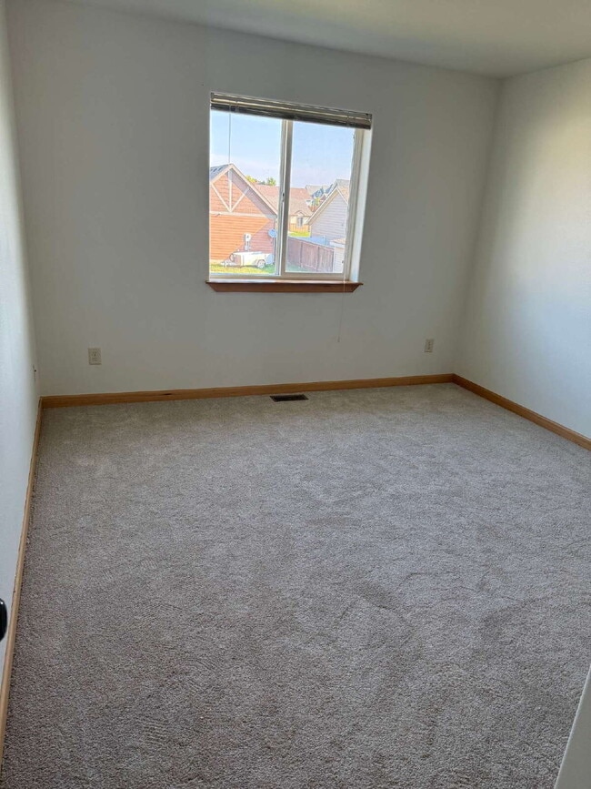 Building Photo - "Charming 3-Bedroom Home with Spacious Layout FOR SALE in Tioga, ND!"