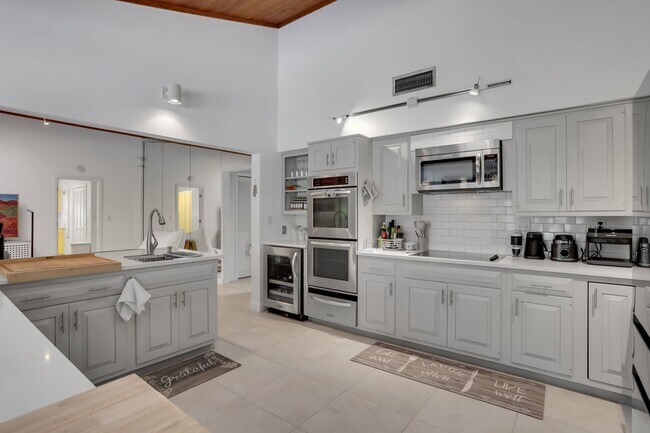 Building Photo - 2903 Banyan Blvd Cir NW