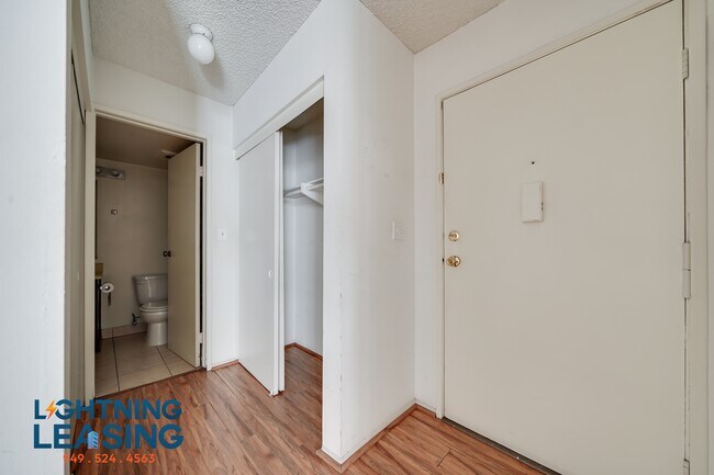 Building Photo - 6827 Whitsett Ave
