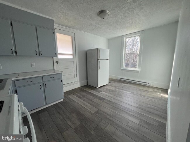 Building Photo - 762 Broad St