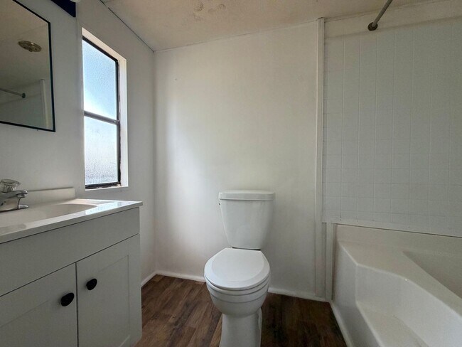 Building Photo - 3 bedroom/ 2 bath in Lakeland