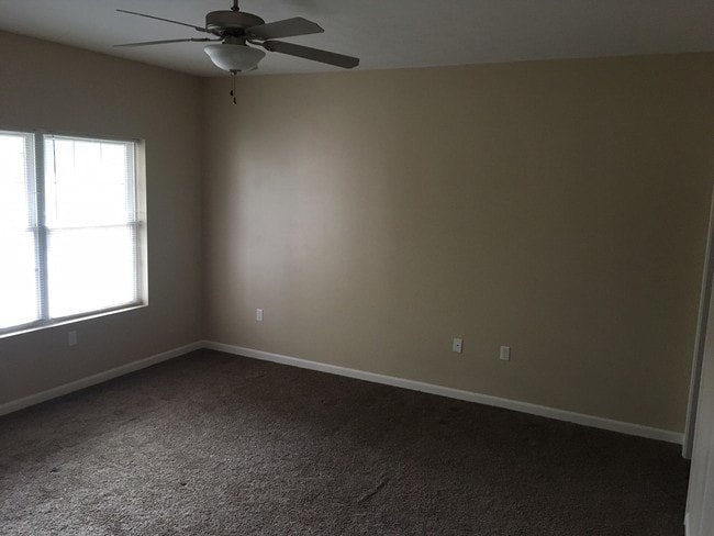 Building Photo - Pine Valley Apartments