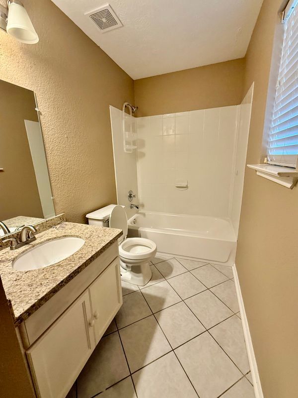 Building Photo - 447 Silky Leaf Dr