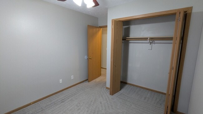 Building Photo - 3-bedroom raised ranch with finished basement and great flow