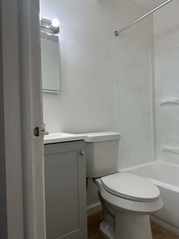 Building Photo - 516 Massillon Rd