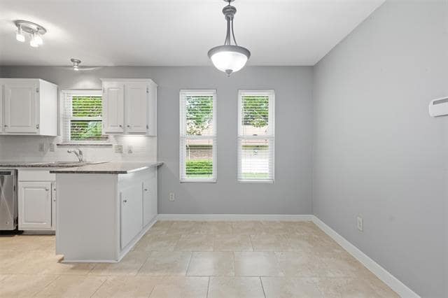 Building Photo - 4545 Hartford Dr