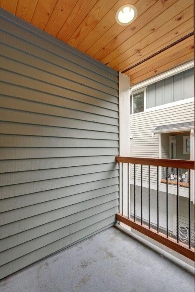 Building Photo - Stunning 3bd, 2.5ba Townhome Available in ...