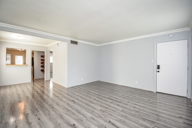 Building Photo - 5202 Arboles Dr