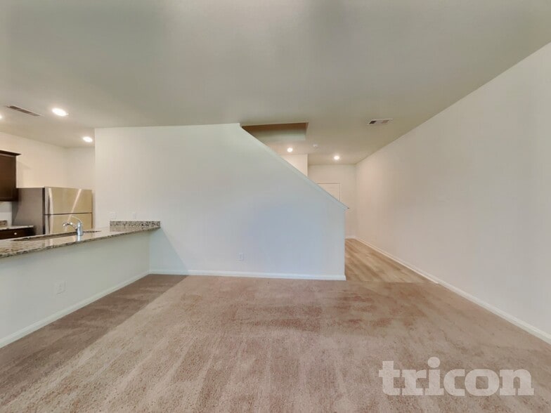 Building Photo - 23064 Shakespeare Dr