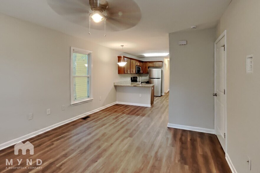 Building Photo - 2434 Bellview Ave NW