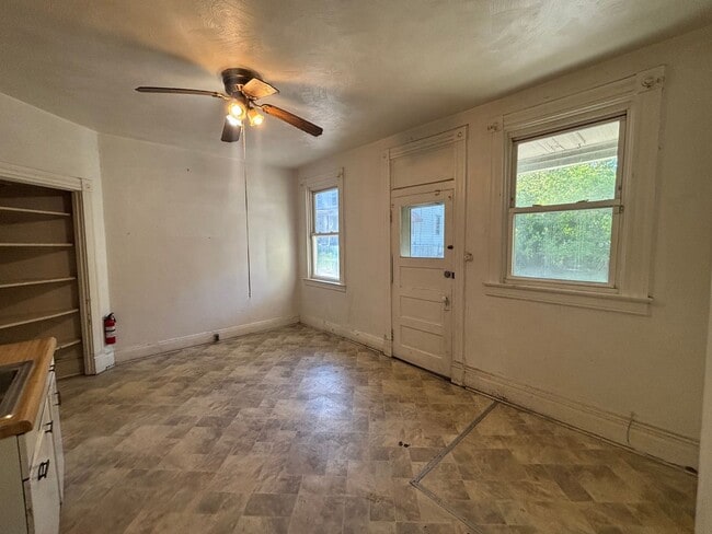 Building Photo - Rare 4 BR/ 2 BA Home with Multi-Generational Layout