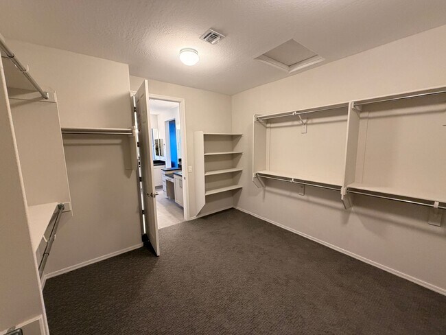 Building Photo - 2 Bed 2 Bath + Den Long-Term Rental in Anthem at Merrill Ranch!