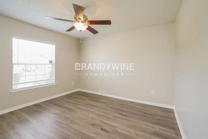 Building Photo - 3159 Wavering Ln