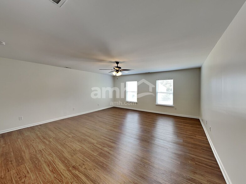 Building Photo - 5618 Stowe Derby Dr