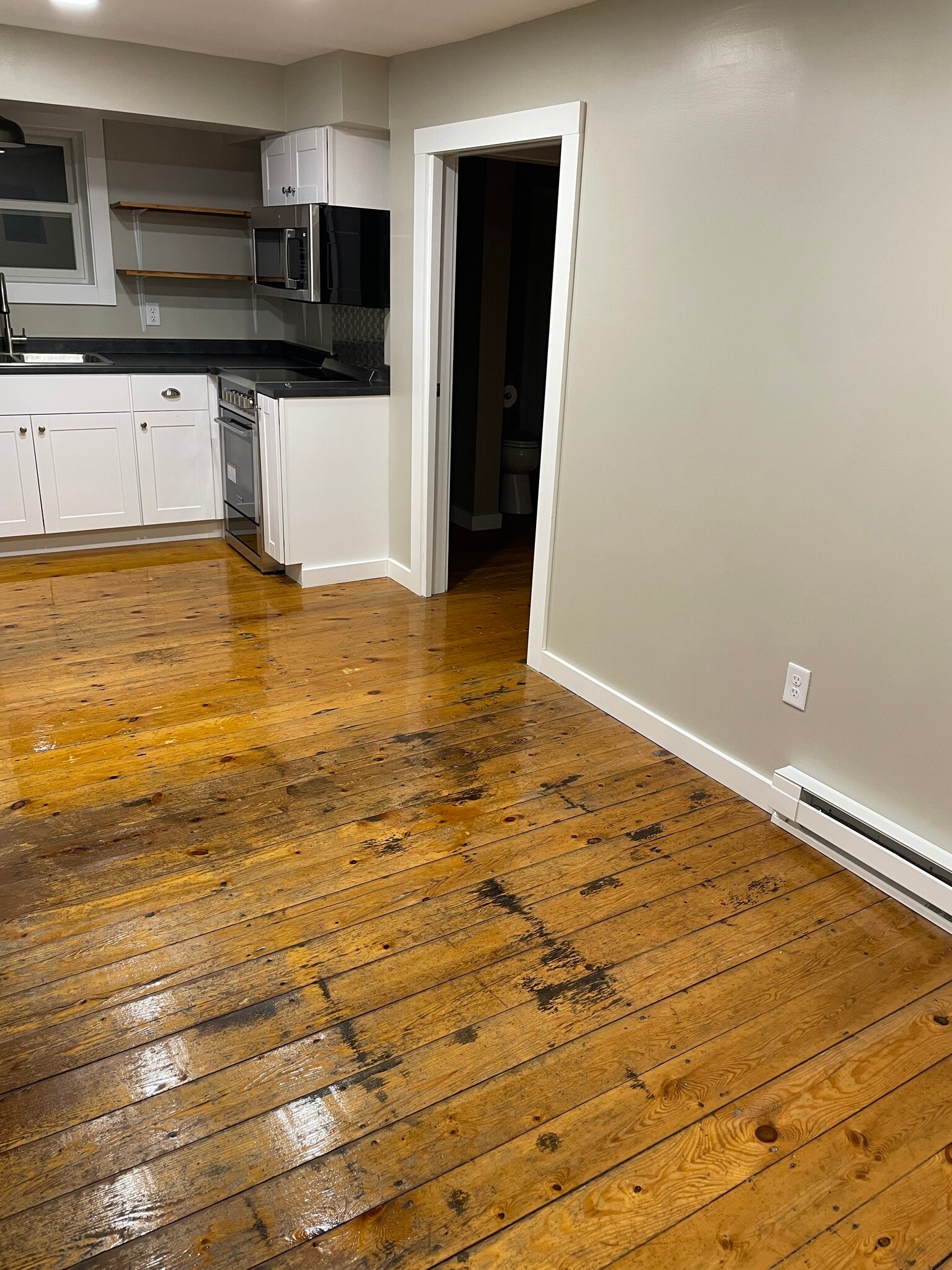 Building Photo - 20 N Main St